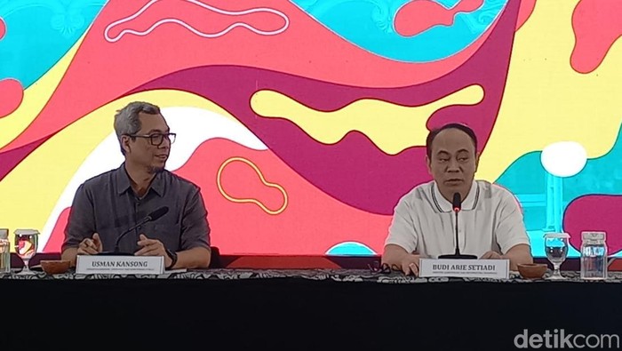 Menkominfo Budi Ari Setiadi saat konferensi pers di hotel Solia Zigna, Solo, Sabtu (2/12/2023).