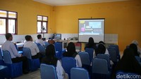 Harapan kami semoga akses internet di kab natuna bisa meningkat lagi dan bisa diakses hingga ke pelosok pemukiman warga.