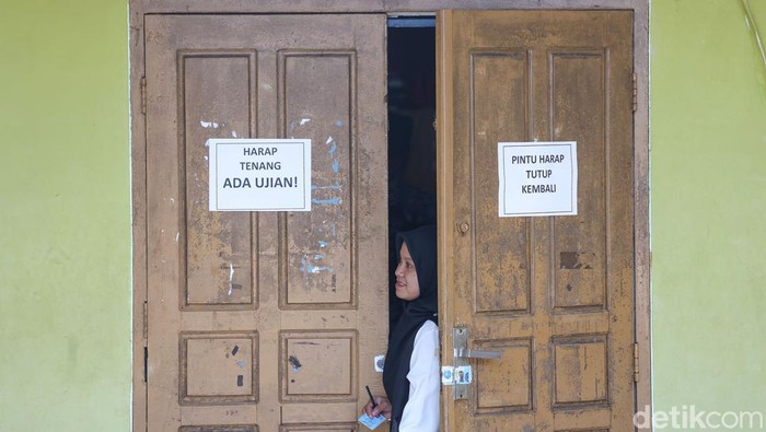 Miliki Akses Internet, Sekolah Ini Dipilih Untuk Gelar Seleksi PPPK SMA Negeri 1 Bunguran Timur dipilih sebagai tempat kegiatan karena memiliki fasilitas internet yang memadai. Begini potretnya.