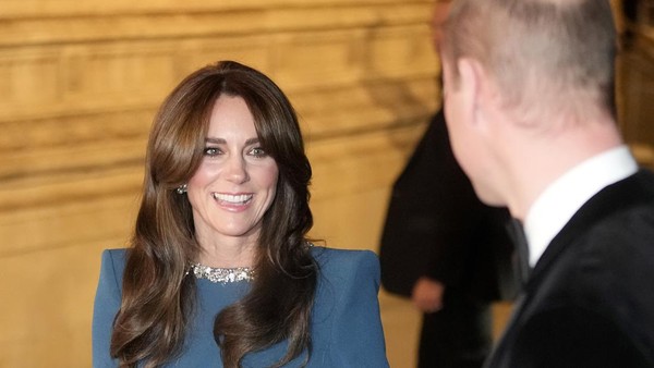 Foto: Dituduh Rasis, Kate Middleton Pakai Gaun Desainer Favorit Meghan Markle