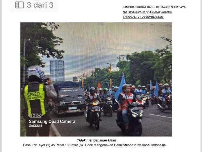pendemo langgar lalin surabaya