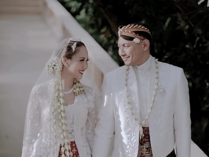 Penikahan Bunga Citra Lestari dan Tiko Aryawadhana
