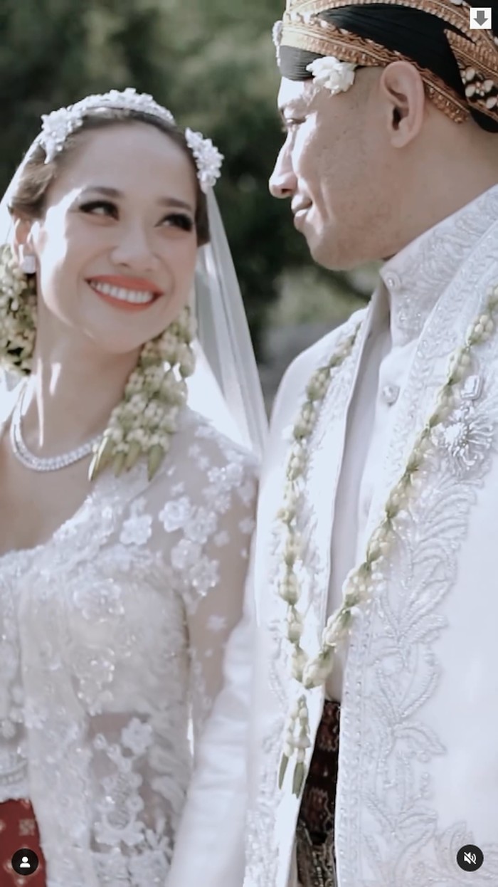 Penikahan Bunga Citra Lestari dan Tiko Aryawadhana