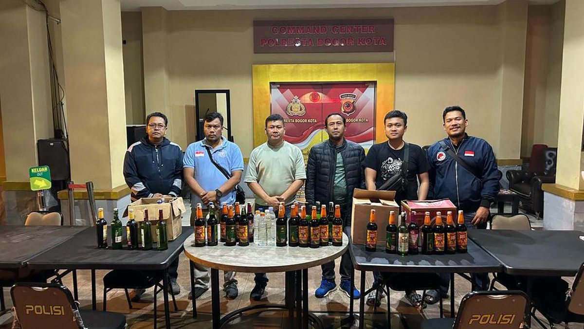 Ratusan Botol Miras