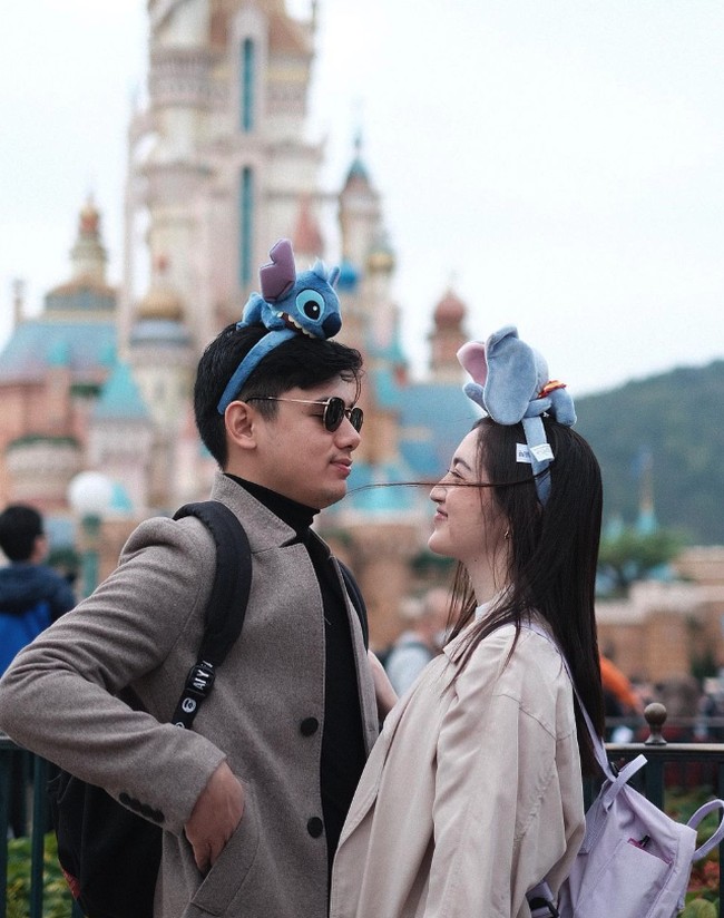 Pasangan Ranty Maria dan Rayn Wijaya juga tak jarang mengunggah potret kebersamaan mereka saat berlibur ke luar negeri. Ragam foto aesthetic diabadikan untuk mengingat momen bersama. Foto: Instagram @rantymaria