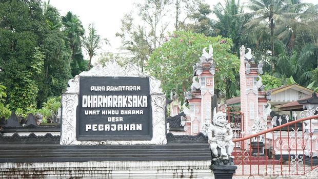 Pura Penataran Dharmaraksaka.