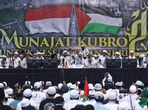 Ribuan Warga Gelar Aksi Munajat Kubro 212 di Monas