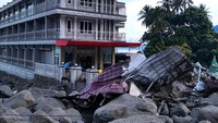 Sebagai upaya penanganan darurat, BPBD Kabupaten Humbang Hasundutan segera turun ke lapangan untuk berkoordinasi dengan lintas instansi terkait, melakukan kaji cepat dan upaya pencarian serta pertolongan. (dok BPBD Humbahas)