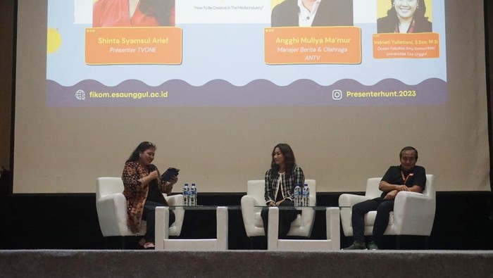 Siapkan Generasi Muda Kreatif Lewat Kompetisi Presenter Hunt 2023 Fakultas Ilmu Komunikasi (FIKOM) Universitas Esa Unggul menggelar kompetisi Presenter Hunt 2023. Acara ini bertujuan untuk menjaring lebih banyak talenta muda kreatif.