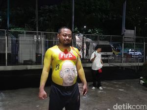 Diundang FIFA, Suporter Temanggung Lukis Wajah Gianni Infantino di Tubuhnya
