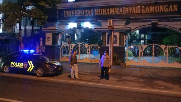 viral pecah kaca mobil di Lamongan