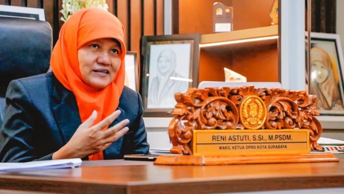 Wakil Ketua DPRD Kota Surabaya Reni Astuti