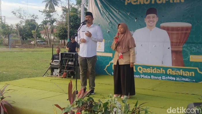 Wali Kota Medan Bobby Nasution saat acara di Asahan