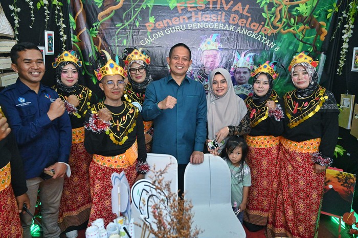 17 Calon Guru Penggerak Dapat Hadiah Tiket Pesawat Gratis dari Bupati Kebumen
