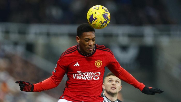 Soccer Football - Premier League - Newcastle United v Manchester United - St James Park, Newcastle, Britain - December 2, 2023 Manchester Uniteds Anthony Martial in action Action Images via Reuters/Lee Smith NO USE WITH UNAUTHORIZED AUDIO, VIDEO, DATA, FIXTURE LISTS, CLUB/LEAGUE LOGOS OR LIVE SERVICES. ONLINE IN-MATCH USE LIMITED TO 45 IMAGES, NO VIDEO EMULATION. NO USE IN BETTING, GAMES OR SINGLE CLUB/LEAGUE/PLAYER PUBLICATIONS.