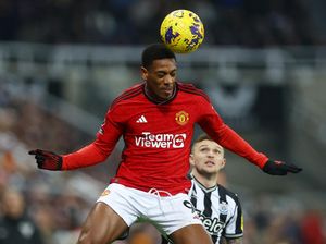 Ribut-ribut Kecil Martial dan Ten Hag di Laga Newcastle Vs MU