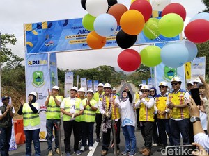 Tugas Terakhir Bupati Kuningan Acep: Resmikan Jalan Cipari-Ciastana