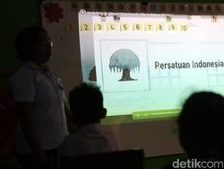 Canggih, Siswa SD di Sumba Timur Belajar Gunakan Laptop Terkoneksi Internet
