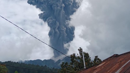 erupsi Gunung Marapi di Sumbar. (Istimewa)