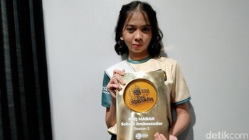 Athaya Syahrin Maulika sebagai juara RRQ Mabar School Ambassador Season 2. (Foto: Argya D. Maheswara/detikcom)