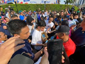 Kala Gibran Bantah Kampanye Bagi-bagi Susu di CFD
