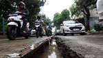 Hati-hati! Ada Lubang di Proyek Perbaikan Jalan Marsekal Suryadarma Tangerang