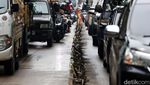 Hati-hati! Ada Lubang di Proyek Perbaikan Jalan Marsekal Suryadarma Tangerang