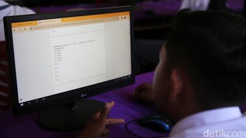 Meski banyak tantangannya, SMAN 1 Waingapu mampu melaksanakan kegiatan tahunan itu dengan sarana dan prasarana sekolah yang cukup memadai.