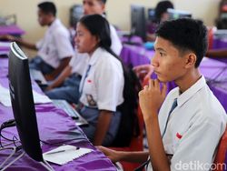Internet Makin Kencang, UAS Berbasis Online di Waingapu Lancar