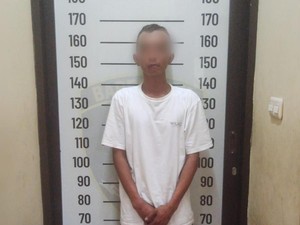 Dikejar Warga, Jambret HP Ibu-ibu di Jakbar Nyebur ke Kali Berarus Deras