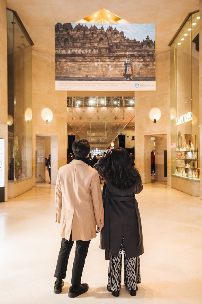 Jepretan Borobudur dan Wastra Nusantara Unjuk Gigi di Museum Louvre Jepretan Borobudur dan Wastra Nusantara Unjuk Gigi di Museum Louvre