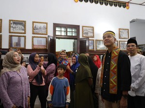 Kampanye di NTB, Ganjar Serap Aspirasi Warga-Napak Tilas Jejak Soekarno