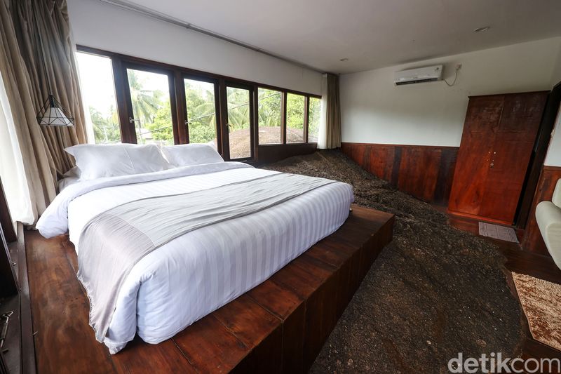 Natuna Dive Resort (NDR) merupakan resort tepi pantai yang terletak di Kepulauan Riau. Tempat itu mengusung konsep eco resort.