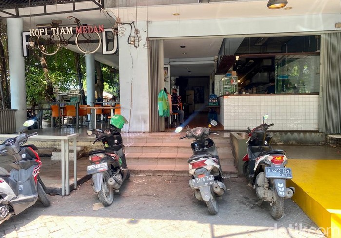 Murah Meriah! Ada Kopi O dan Nasi Lemak ala Medan di Kopitiam Ini Murah Meriah! Ada Kopi O dan Nasi Lemak ala Medan di Kopitiam Ini
