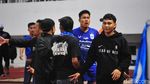 Momen Suporter Masuk Lapangan Saat Menit Akhir PSIS Vs PSS di Semarang
