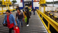 Penambahan kapal penyeberangan itu untuk mengantisipasi lonjakan penumpang di masa libur Natal dan tahun baru.  