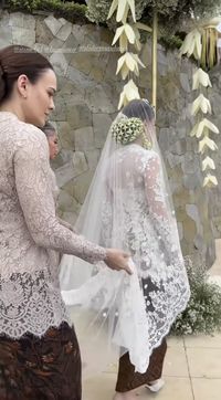 Foto Aishah, Adik Ashraf Sinclair Jadi Bridesmaid Di Pernikahan BCL & Tiko