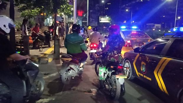 Polsek Setiabudi datangi kumpulan pemuda nongkrong di malam hari