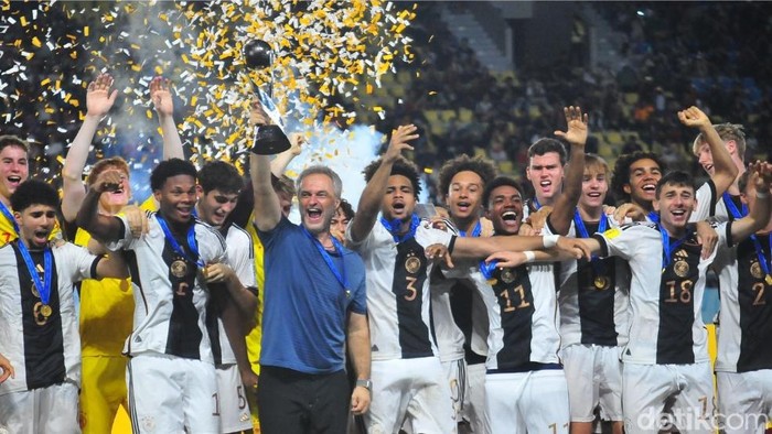 Selebrasi Timnas Jerman U-17 usai menjadi juara Piala Dunia U-17 di Stadion Manahan Solo, Sabtu (2/12/2023).