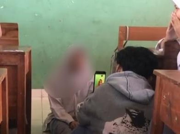 Siswi SMA dipaksa teman kelas berbuat asusila sambil divideo