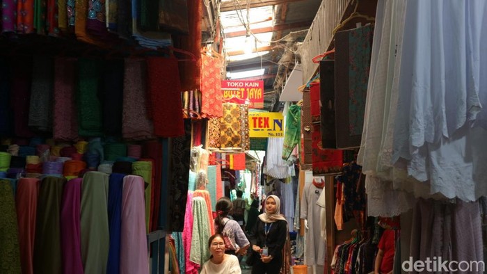 Suasana Pajak Ikan Lama, Kesawan, Medan. (Adhe Junaedy/detikSumut)