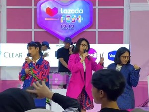 Trioutmusic Hibur Pengunjung Laz Hotel di Lazada Festival 2023 Pop Up Market Jakarta