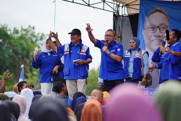 Ketua Umum PAN Zulkifli Hasan melakukan kunjungan ke Provinsi Lampung. Kunjungan yang dilakukan selama 2 hari berturut-turut ini dalam rangka kampanye PAN