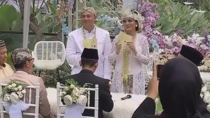 Anggita Sari menikah