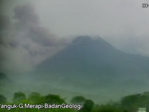 Merapi 7 Kali Muntahkan Awan Panas dalam 1 Jam