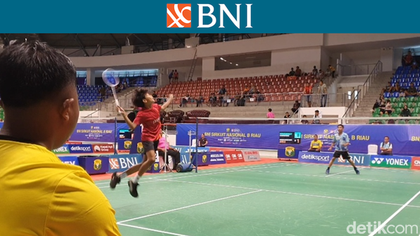 Foto: Aksi Ciamik Para Pebulutangkis Muda BNI Sirnas B di Pekanbaru