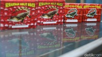 Untuk diketahui, Toko Sakur Kulit merupakan salah satu UMKM yang tergabung dalam program KlasterKu HidupKu dari BRI. Program ini dibuat untuk mengelompokkan pelaku usaha berdasarkan kesamaan kepentingan, kondisi lingkungan, dan atau keakraban untuk meningkatkan dan mengembangkan usaha.
