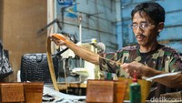 detikcom bersama BRI mengadakan program Jelajah Desa BRILian yang mengulas potensi dan inovasi desa di Indonesia baik dari segi perkembangan ekonomi, infrastruktur, hingga wisata serta dampaknya terhadap masyarakat lokal maupun nasional. Untuk mengetahui informasi program Desa BRILian lebih lanjut, ikuti terus informasinya hanya di jelajahdesabrilian.detik.com!