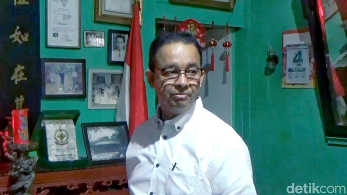 Calon Presiden dari Koalisi Perubahan Untuk Persatuan Anies Rasyid Baswedan saat berkampanye di rumah singgah Soekarno-Hatta, Rengasdengklok, Karawang