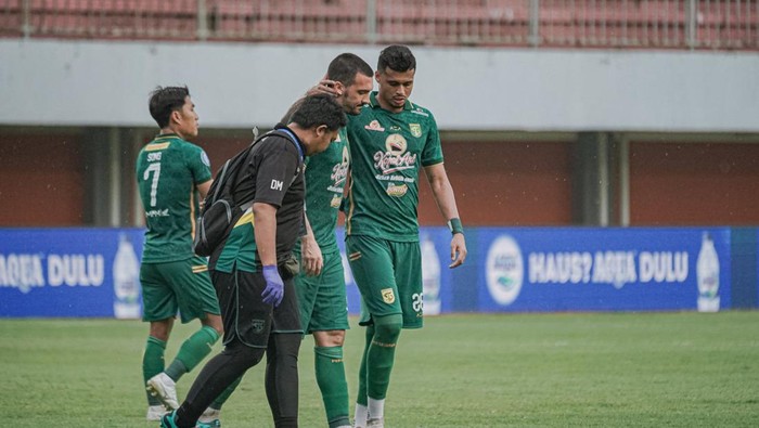 Dusan Stevanovic cedera ankle.